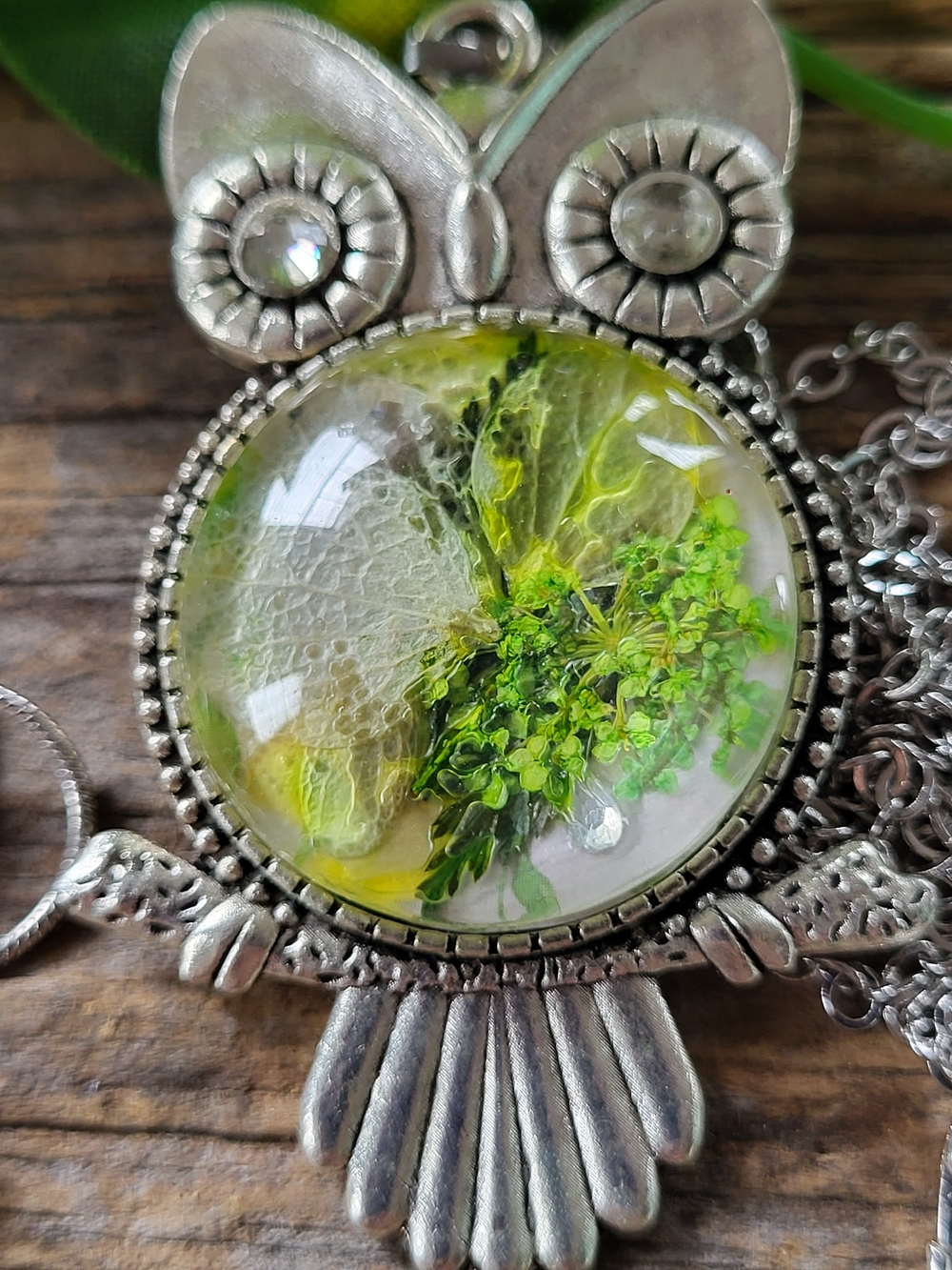 Green Botanical Owl Glass Pendant Necklace